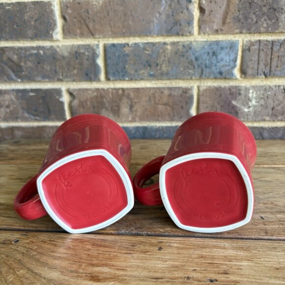 2 Homer Laughlin Fiesta Scarlet D Handle Square Bottom Mugs Fiestaware 12oz READ - Picture 8 of 12